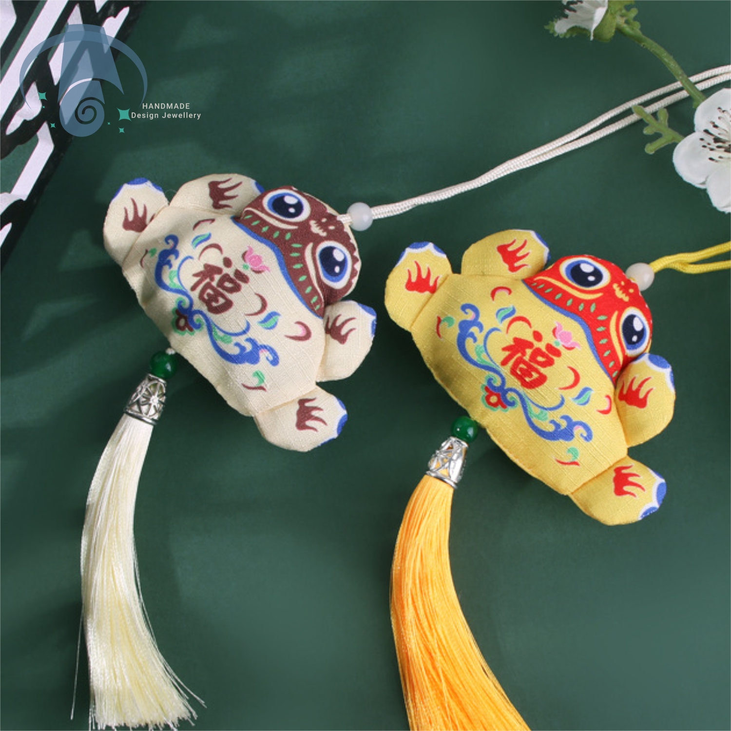 Sachet Pendant Golden Toad Des – обзор и цена Embroidery Alphabet Designs